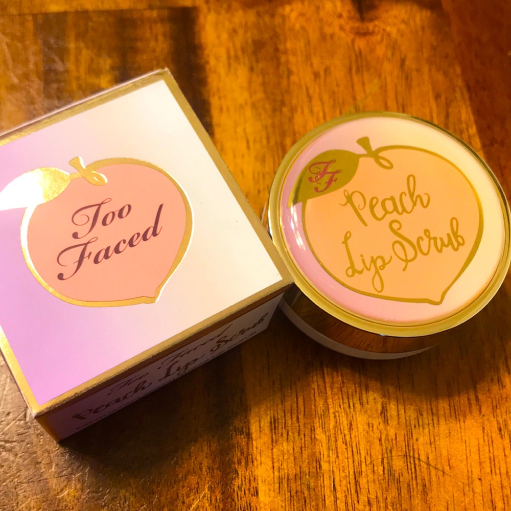 Too Faced Peach Lip scrub